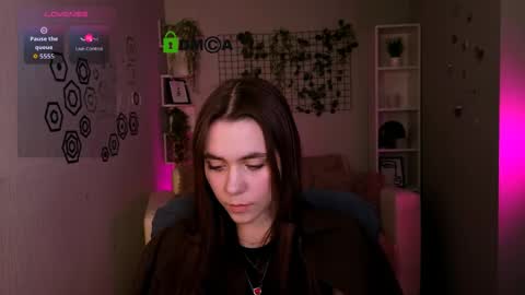 Laure online show from May 15, 9:27 am