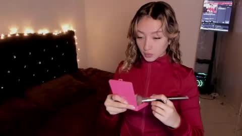 laurenn_111 online show from June 15, 4:04 am