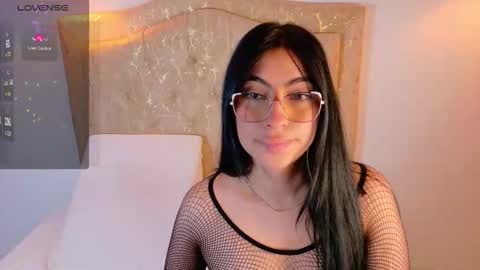 laurenn_smitth online show from November 26, 12:39 pm