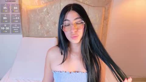 laurenn_smitth online show from February 12, 1:28 pm
