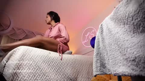 Lauren Saenz online show from January 31, 12:07 pm