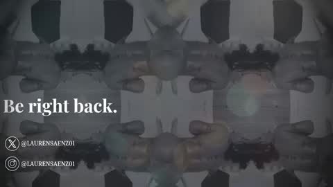 Lauren Saenz online show from February 1, 8:05 pm