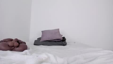 laurensmith9 online show from January 29, 3:15 pm