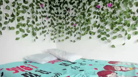 Snapshot of laurensmith9 chatting on March 15, 2:12 pm laurensmith9 online show from March 15, 2:12 pm