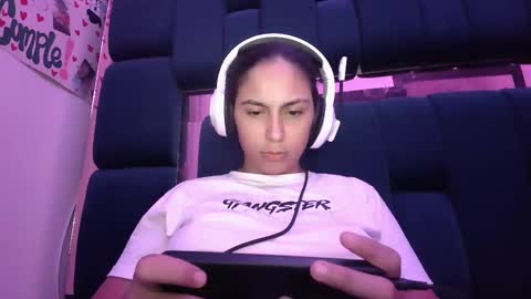 Snapshot of laurent0502 chatting on December 2, 6:41 am Laurent online show from December 2, 6:41 am