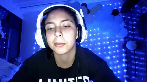 Snapshot of laurent0502 chatting on December 20, 4:42 am Laurent online show from December 20, 4:42 am