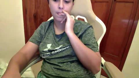 Snapshot of laurent0502 chatting on January 12, 5:56 am Laurent online show from January 12, 5:56 am