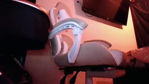 Snapshot of laurent0502 chatting on February 10, 5:03 am Laurent online show from February 10, 5:03 am