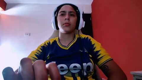 Snapshot of laurent0502 chatting on February 12, 4:00 pm Laurent online show from February 12, 4:00 pm