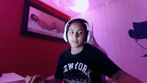 Snapshot of laurent0502 chatting on February 22, 11:46 pm Laurent online show from February 22, 11:46 pm