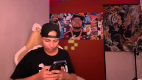 Snapshot of laurent0502 chatting on October 11, 4:01 am Laurent online show from October 11, 4:01 am