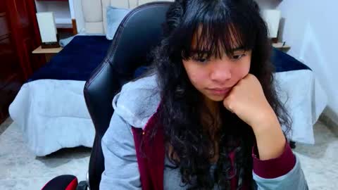 laurent online show from October 18, 4:15 am