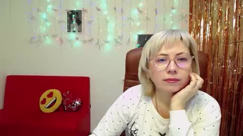 Snapshot of laurenwishy chatting on January 11, 6:18 am Lauren online show from January 11, 6:18 am