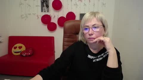 Snapshot of laurenwishy chatting on January 16, 1:04 pm Lauren online show from January 16, 1:04 pm