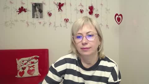 Snapshot of laurenwishy chatting on February 2, 6:23 am Lauren online show from February 2, 6:23 am