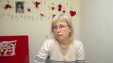 Snapshot of laurenwishy chatting on February 5, 12:48 am Lauren online show from February 5, 12:48 am