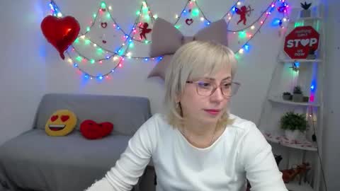 Lauren online show from February 16, 6:37 pm