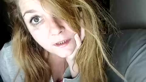 Snapshot of lauriehotxxx chatting on February 5, 6:37 pm lauriehotxxx online show from February 5, 6:37 pm