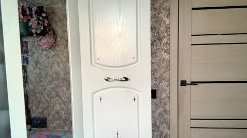 Snapshot of lauriekochis chatting on April 2, 7:06 am Eva online show from April 2, 7:06 am