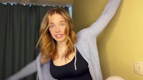 Bella online show from March 3, 11:49 am