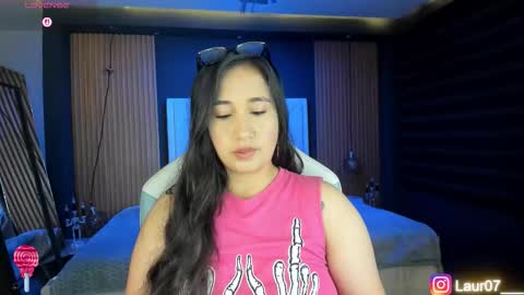 Lau Roberts online show from October 16, 3:40 am