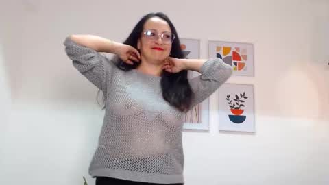 Snapshot of lauryn_jones chatting on February 26, 8:08 pm Laury online show from February 26, 8:08 pm