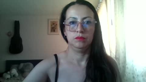 Snapshot of lauryn_jones chatting on March 22, 5:16 pm Laury online show from March 22, 5:16 pm