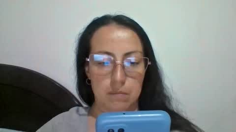 Snapshot of lauryn_jones chatting on March 24, 3:44 am Laury online show from March 24, 3:44 am