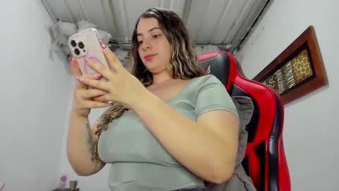 Lauu G online show from December 22, 4:31 am