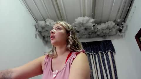 Lauu G online show from February 12, 10:21 am