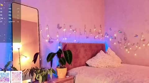 Melissa online show from May 13, 6:49 pm