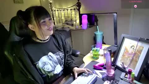 Lavenderrzz online show from February 5, 2:22 pm