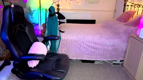 Lavenderrzz online show from May 1, 3:16 pm