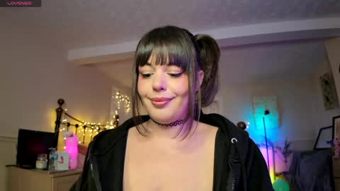 Lavenderrzz online show from May 13, 1:30 pm