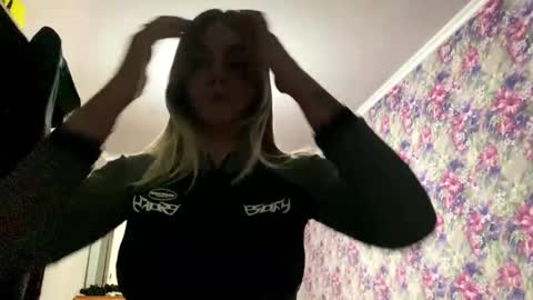 Elizabeth online show from February 12, 4:24 pm