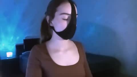 Lavinda online show from February 9, 5:50 pm