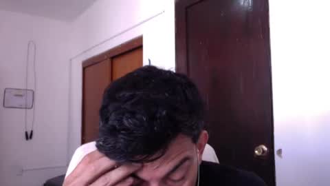 JOHN HOLMES JR online show from February 12, 5:30 pm