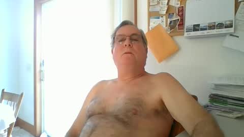 lawnboy62 online show from February 7, 9:37 pm