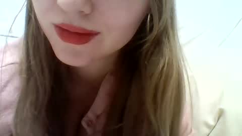 Snapshot of layannalea chatting on December 2, 5:48 am layannalea online show from December 2, 5:48 am