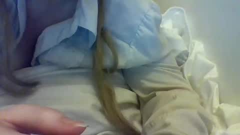 layannalea online show from October 20, 10:05 am