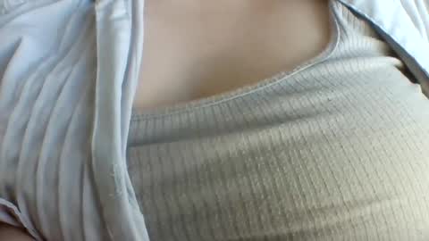 Snapshot of layannalea chatting on March 15, 12:05 am layannalea online show from March 15, 12:05 am