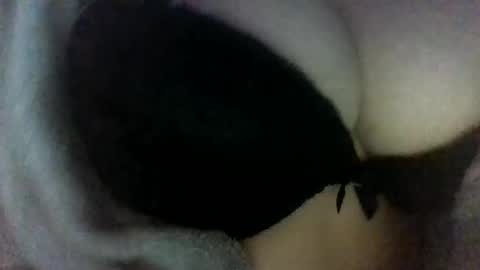 Snapshot of layannalea chatting on April 1, 1:41 pm layannalea online show from April 1, 1:41 pm