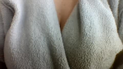 Snapshot of layannalea chatting on June 22, 2:13 am layannalea online show from June 22, 2:13 am