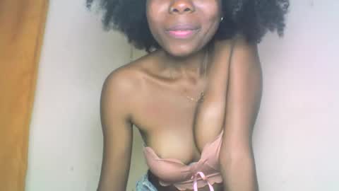 layannek online show from September 20, 1:56 pm