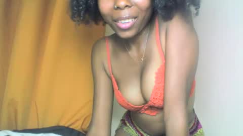 layannek online show from September 22, 6:32 pm