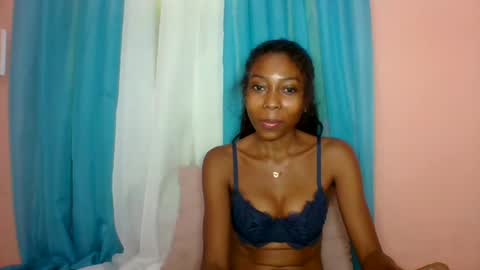 Snapshot of layannek chatting on June 29, 5:35 am layannek online show from June 29, 5:35 am