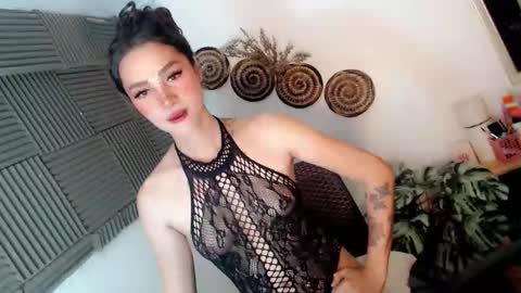 Snapshot of layla47649867 chatting on February 27, 2:33 am layla47649867 online show from February 27, 2:33 am