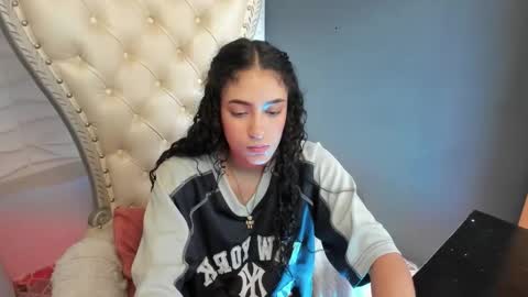 Layla online show from March 7, 6:38 pm