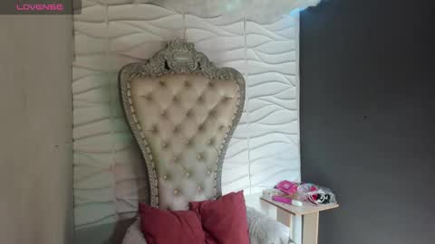 Layla online show from March 12, 8:04 pm