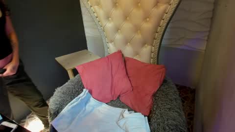 Layla online show from March 31, 7:47 pm